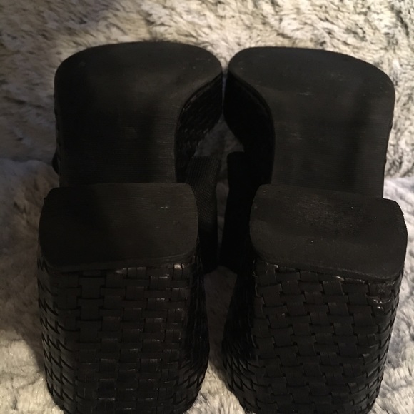 Stuart Weizmann Straw Heels - Picture 7 of 8